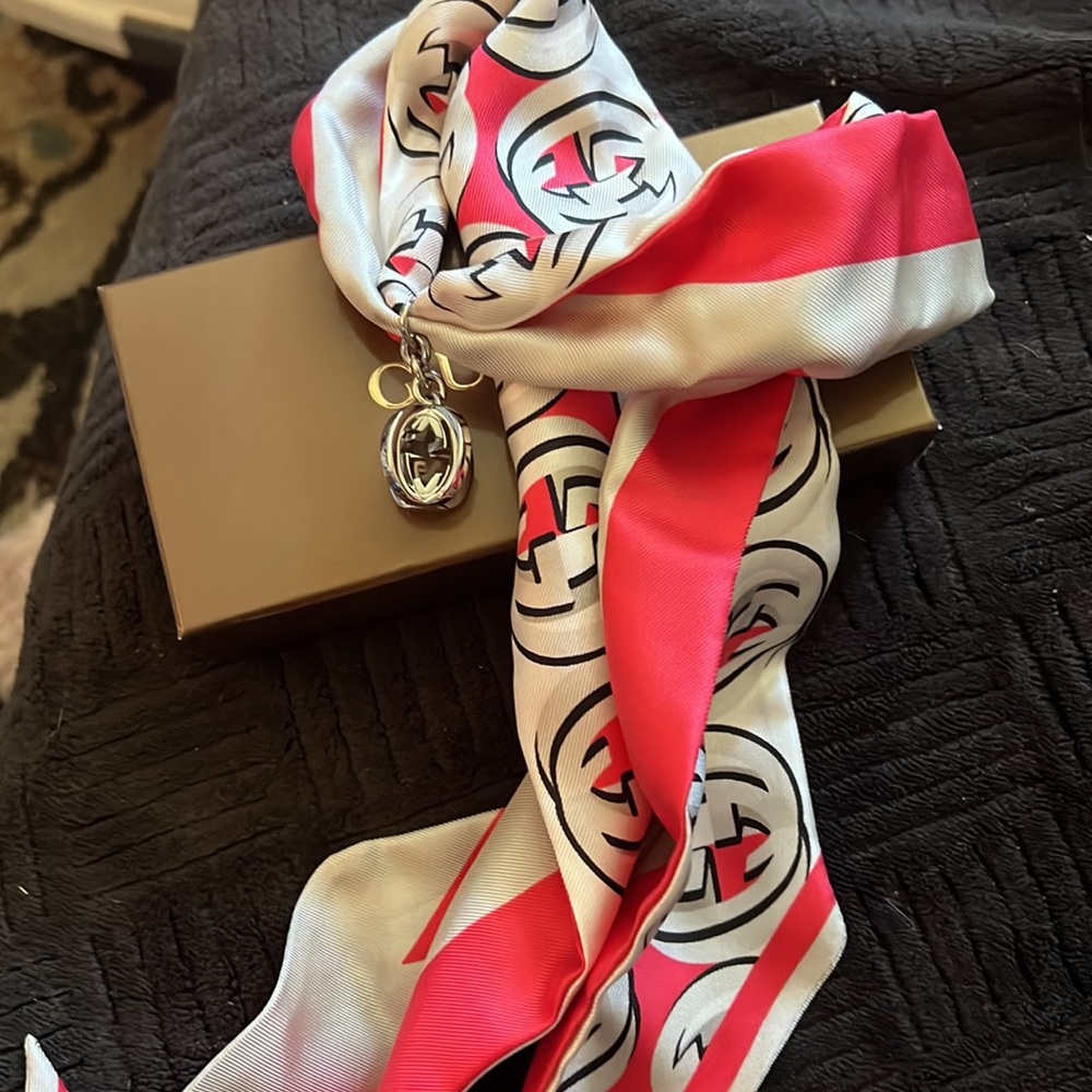 Gucci silk scarf GG monogram cones with scarf ring - Picture 4 of 8